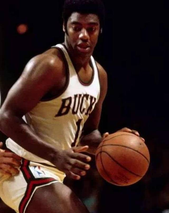 体育直击CBA：篮板保护做到位 西王男篮拒逆转